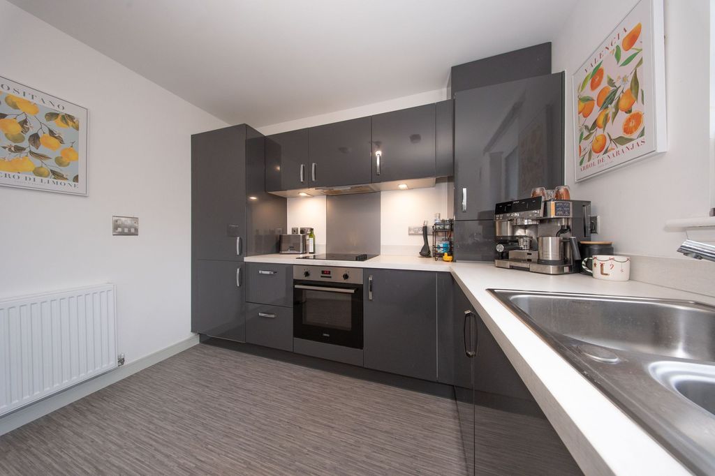 Additional image 8 of 2 bed flat for saleKaims Crescent, Livingston EH54
