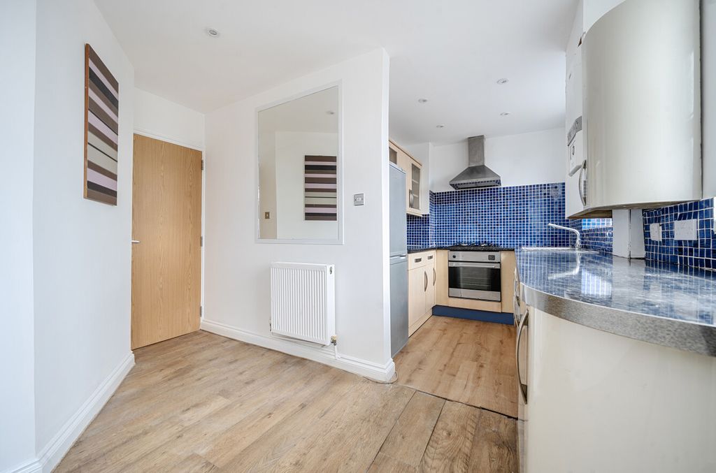 Property photo 2 of 8 1362831-12-68Ecf8...