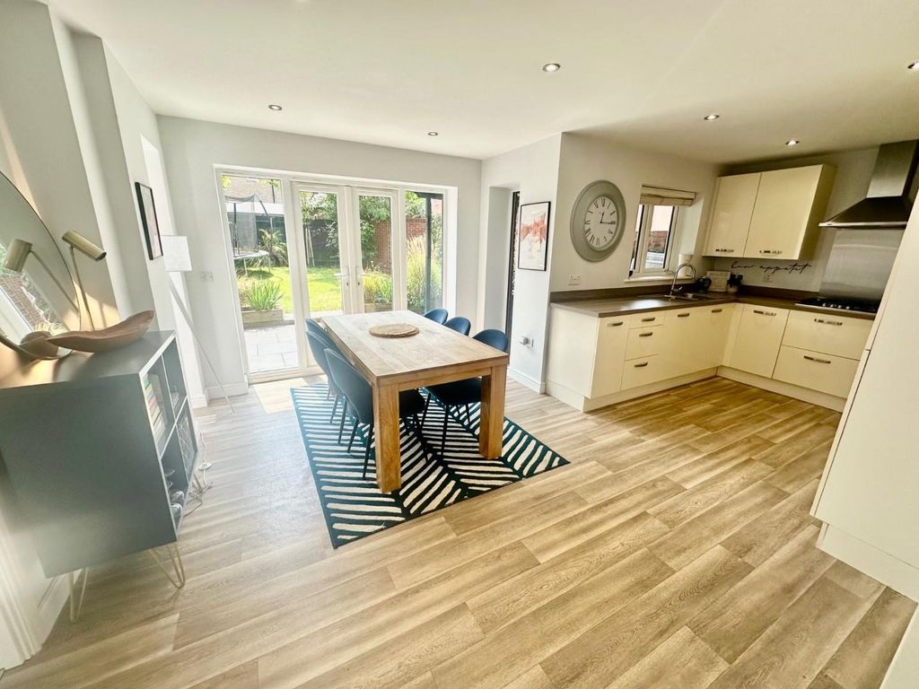 Property photo 3 of 21 2Hambledon10.Jpg