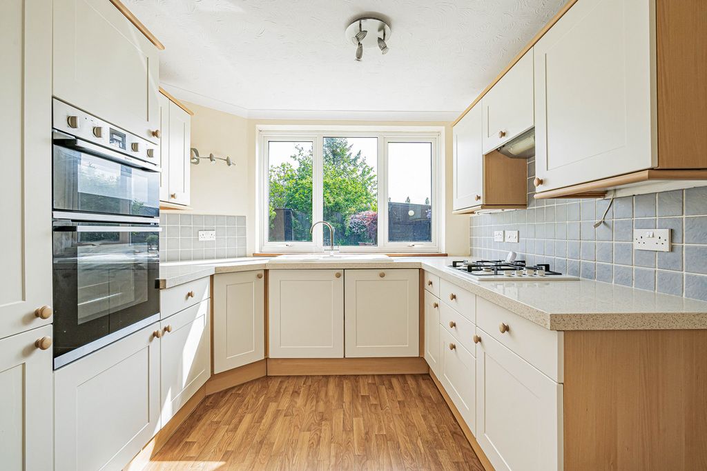 Property photo 3 of 23