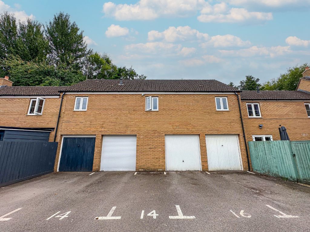 Property photo 2 of 16 44168810