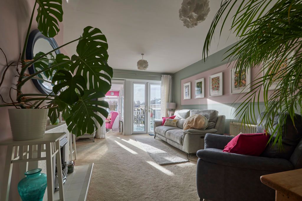 Property photo 3 of 17 Living Room