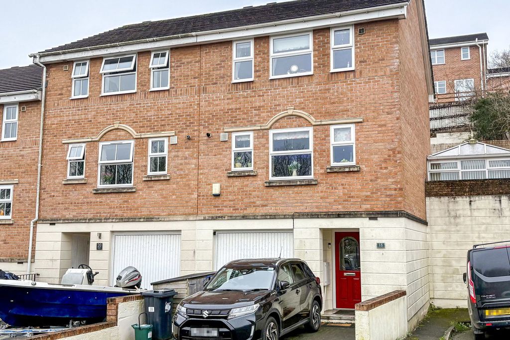 Property photo 1 of 22