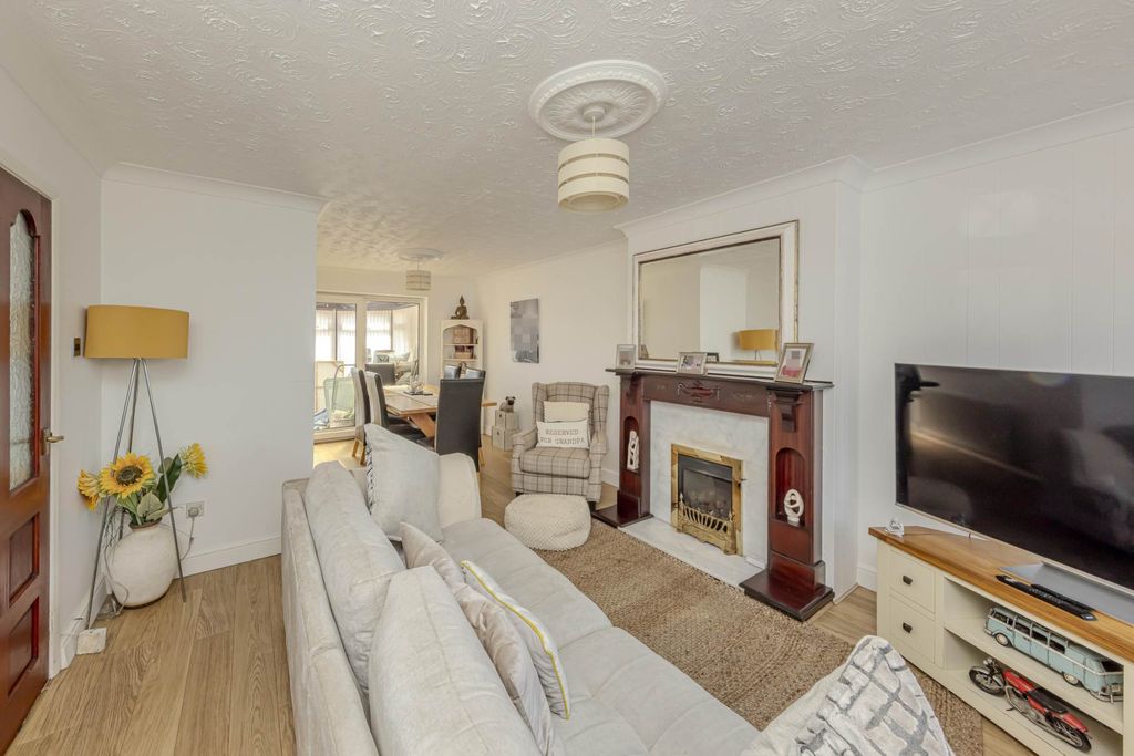 Property photo 3 of 24
