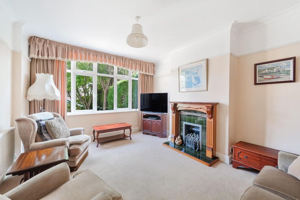 Property photo 3 of 14 Courtland Drive