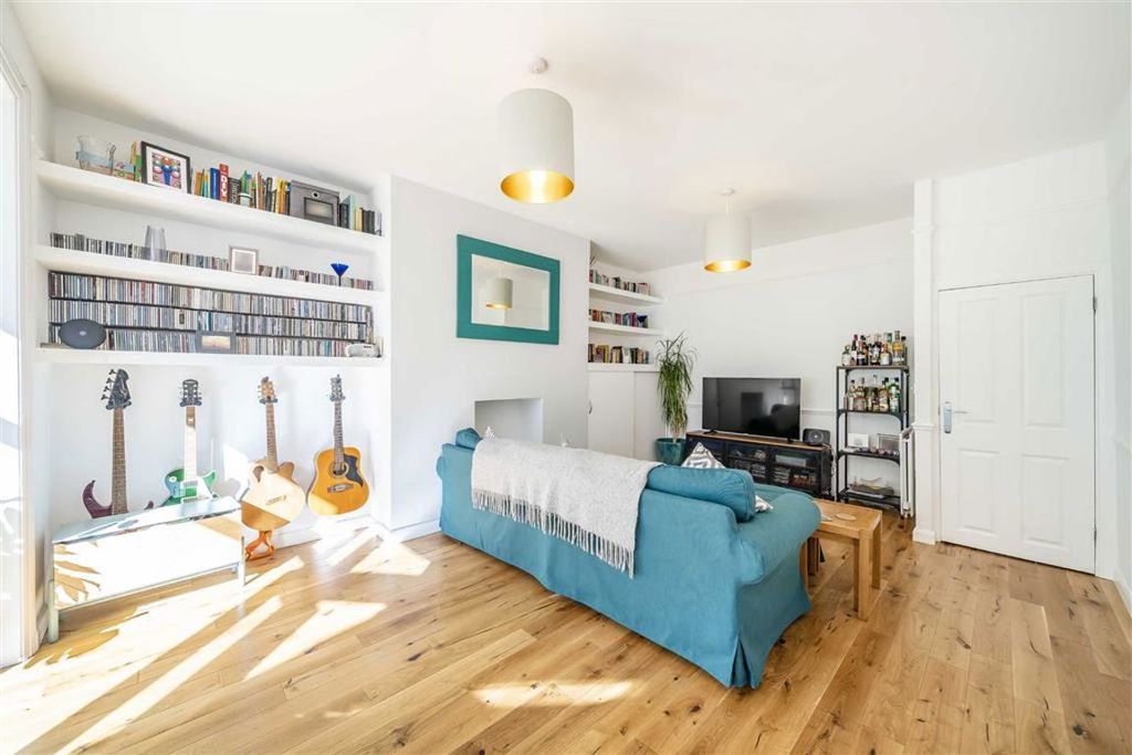 Property photo 2 of 9