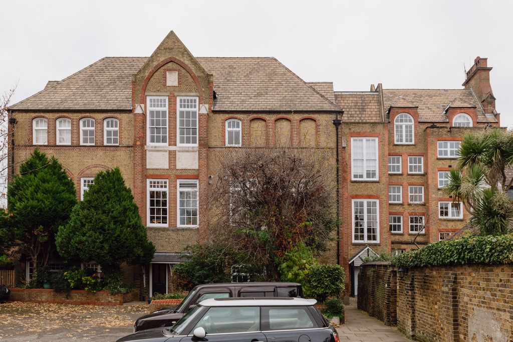 Property photo 2 of 21 55583 - Schoolbell Mews_The Modern House (2).Jpg