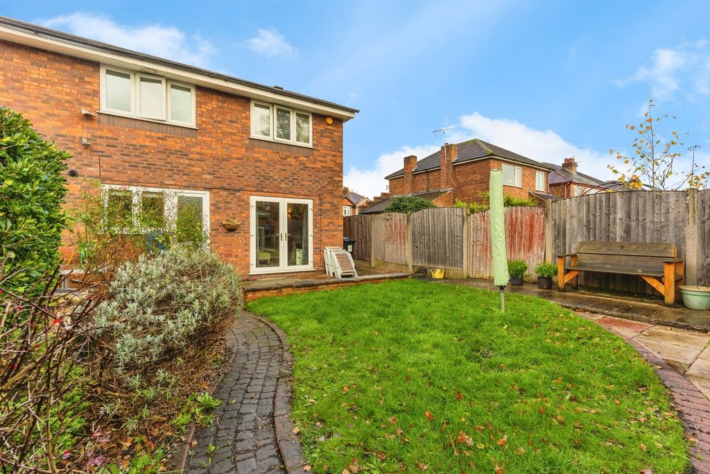 Property photo 2 of 17 Photo