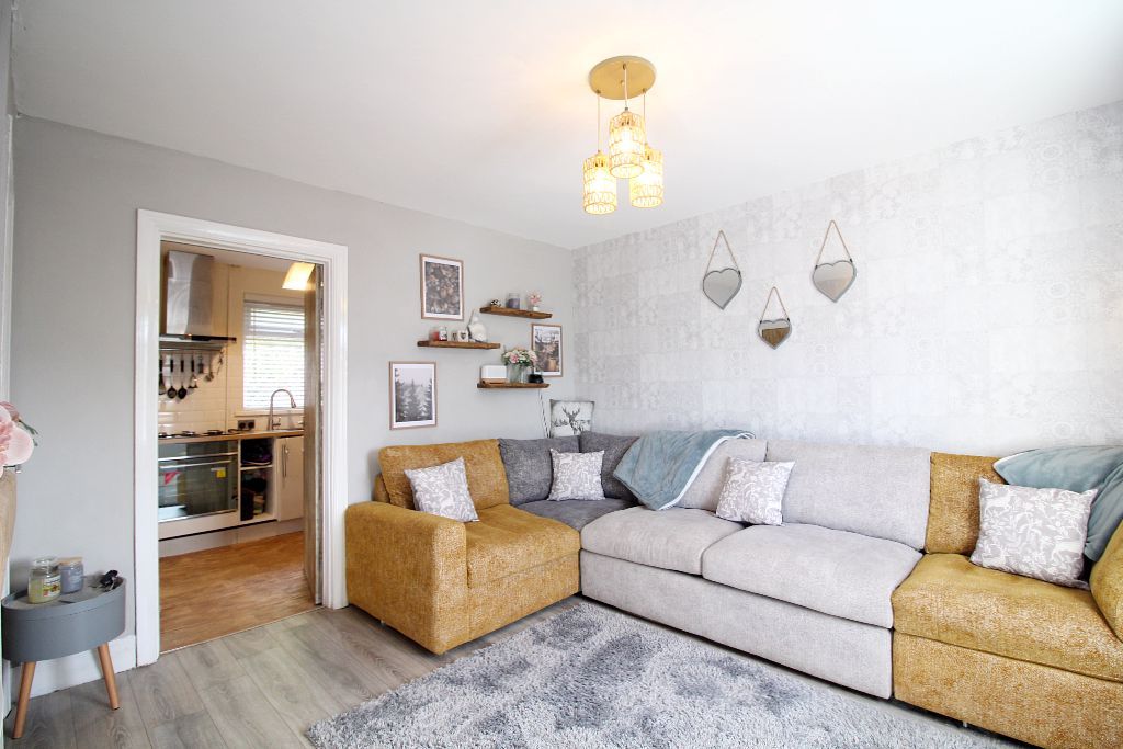 Property photo 3 of 15 Lounge