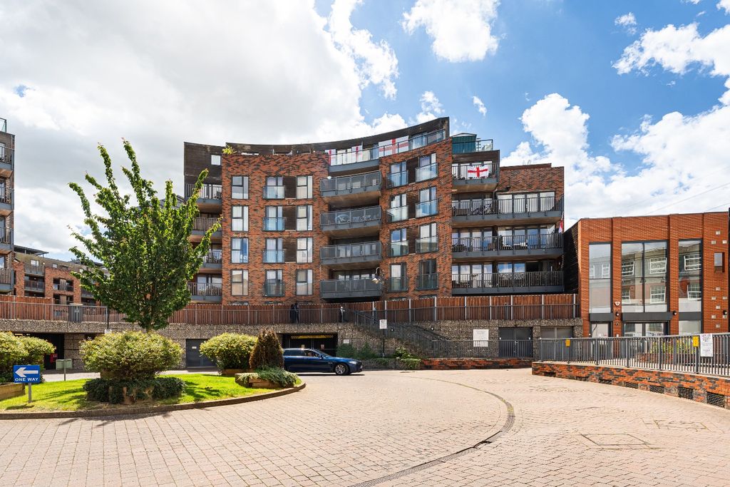 Property photo 1 of 12 4206241