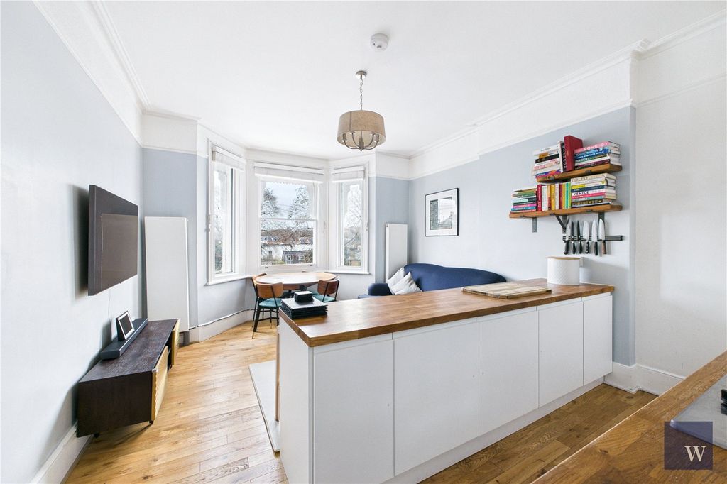 Property photo 2 of 19 Picture No. 13