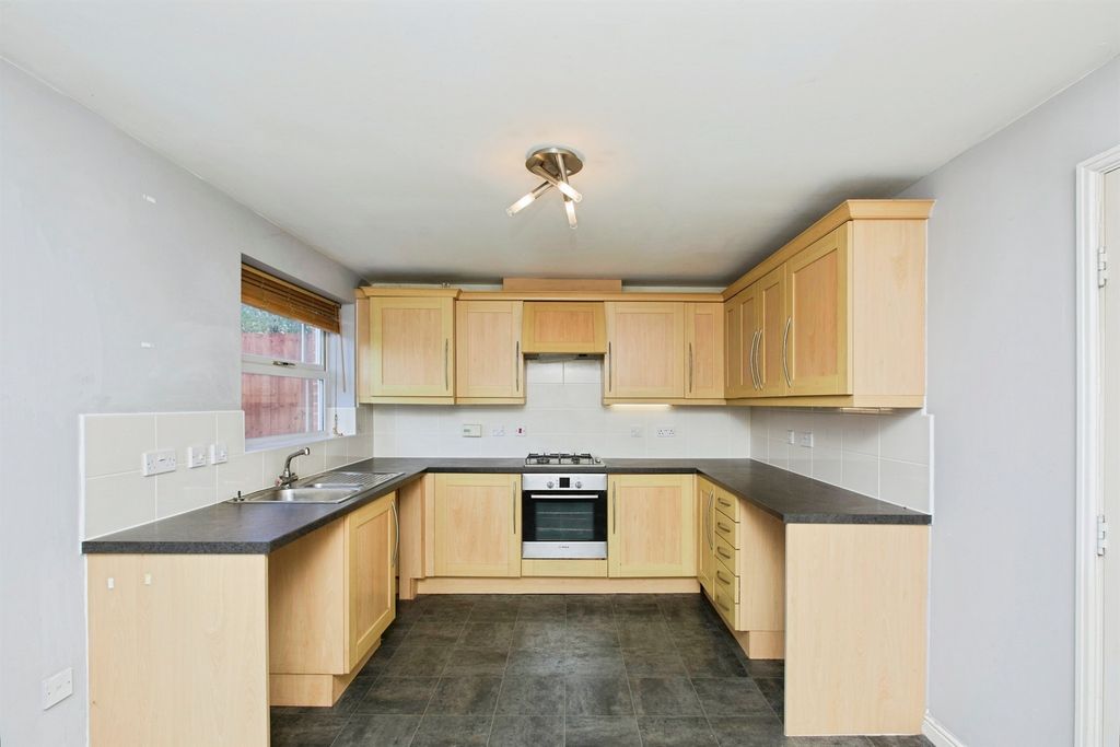 Property photo 3 of 21