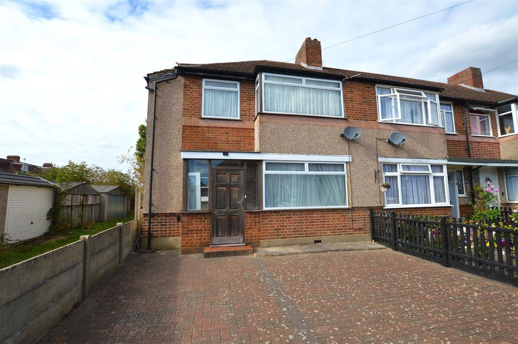 Property photo 1 of 10 56 Meadow Road Front.Jpg