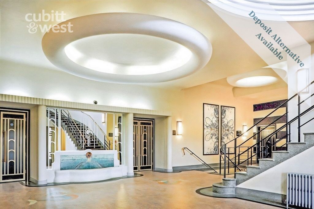 Property photo 2 of 7 Lobby