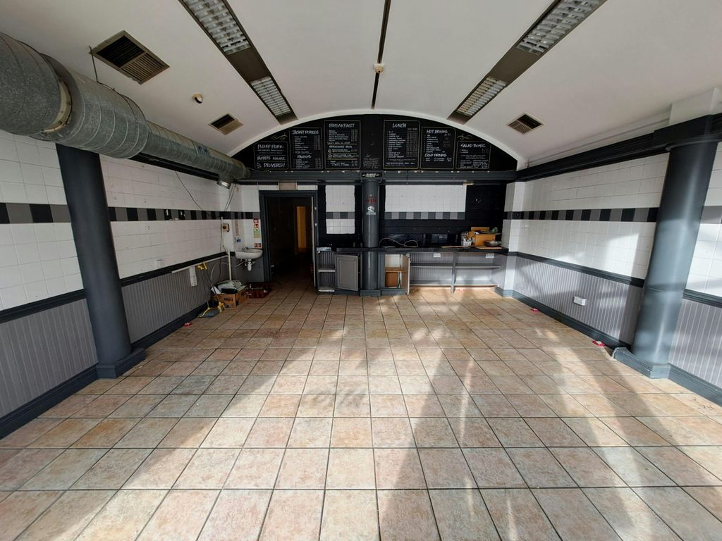 Property photo 2 of 9 1000006733.Jpg