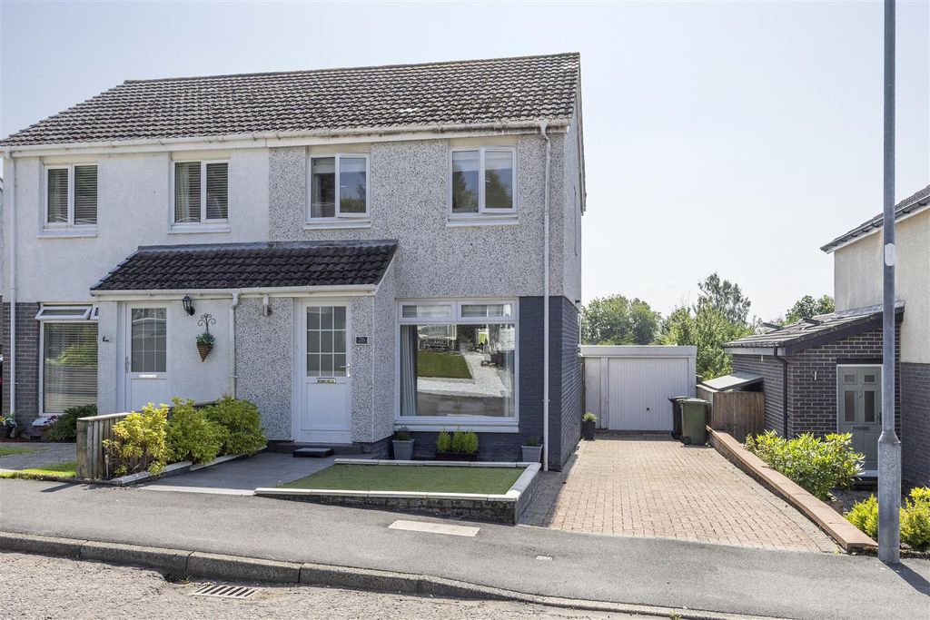 Property photo 1 of 26 26_Lochalsh_Crescent_Milton_Of_Campsie_001.Jpg