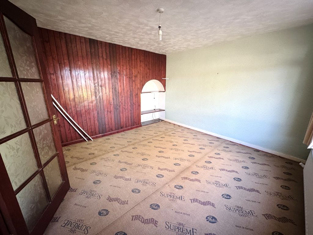 Property photo 3 of 18 Img_4003