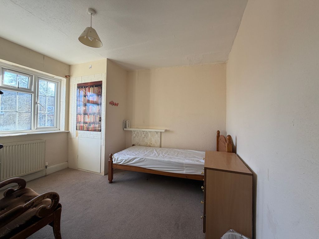 Property photo 2 of 5