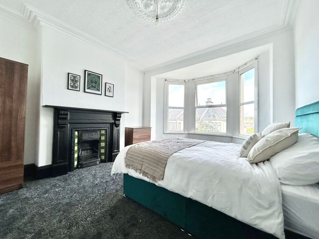 Property photo 3 of 14 Image00022