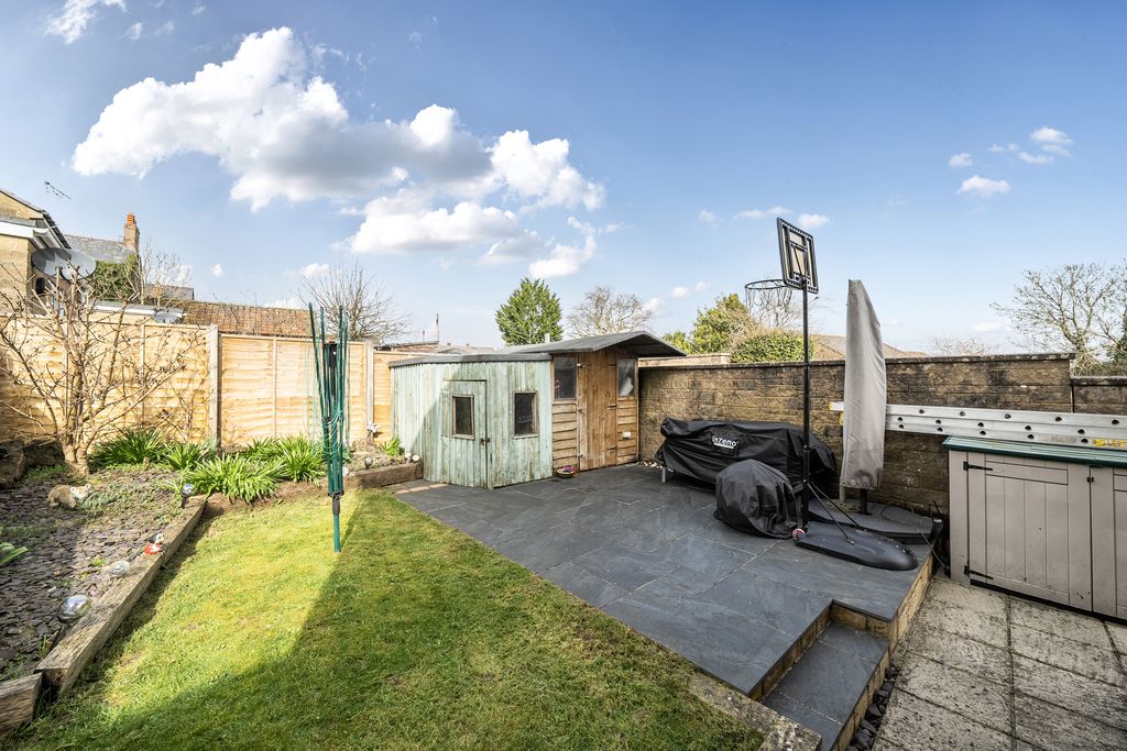 Property photo 2 of 12