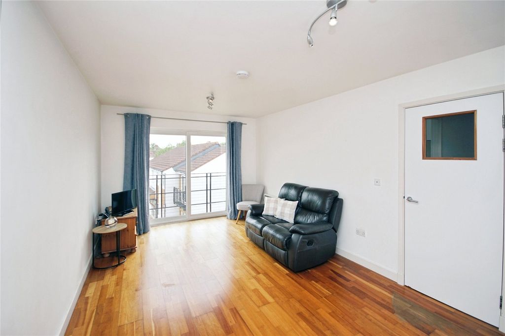 Property photo 3 of 12 Picture No. 20