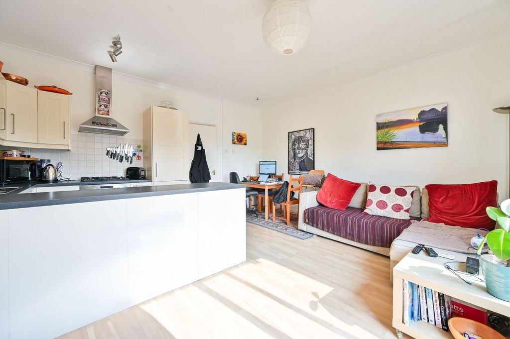 Property photo 2 of 7