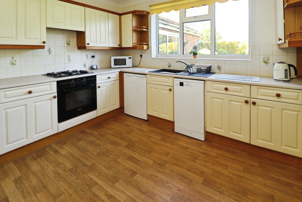 Property photo 3 of 18