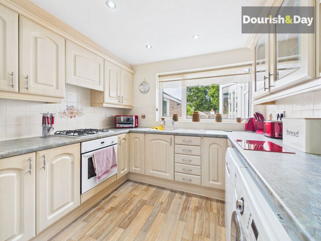 Property photo 2 of 14 Kitchen