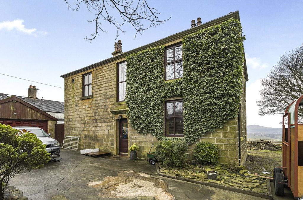 Property photo 1 of 19 Front External