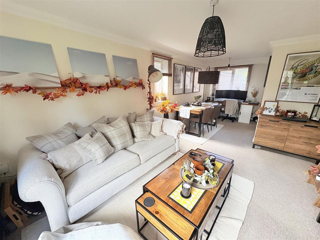 Property photo 3 of 16 Img_4944.Jpeg