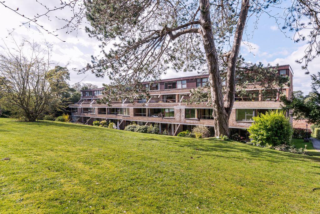 Property photo 1 of 20 Exterior