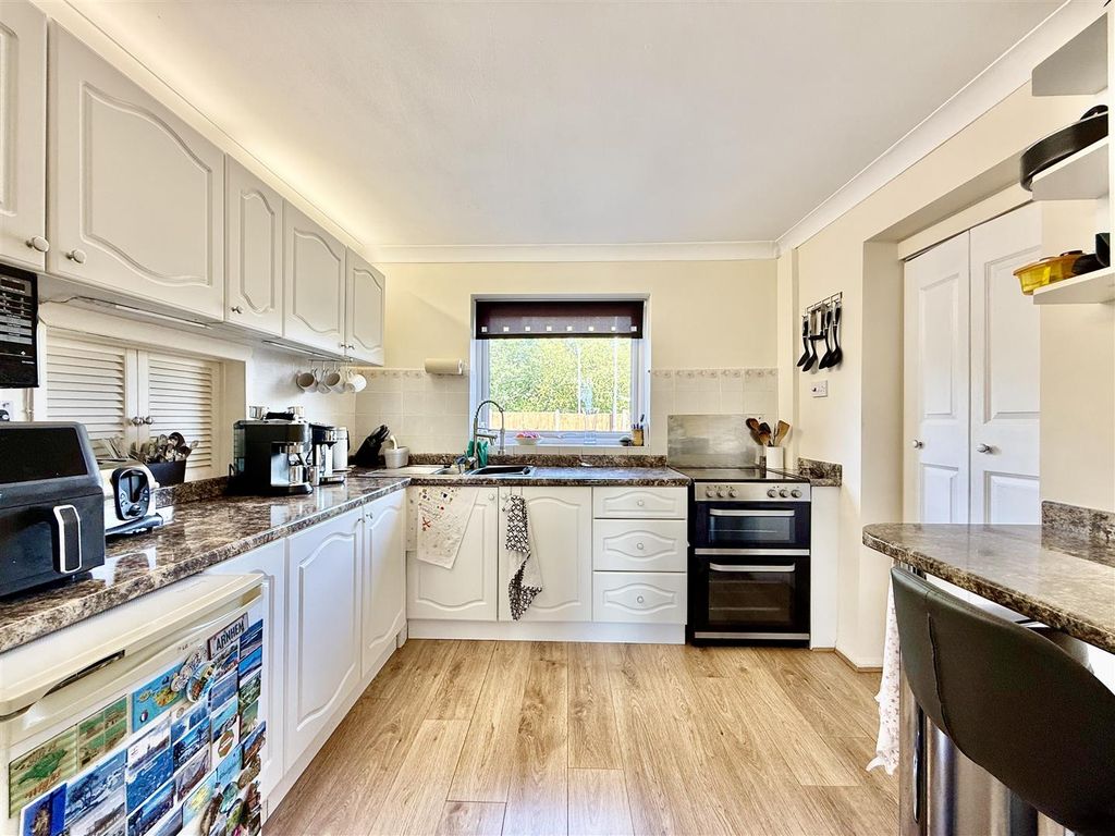 Property photo 3 of 13 Tempimagelfxtti.Jpg