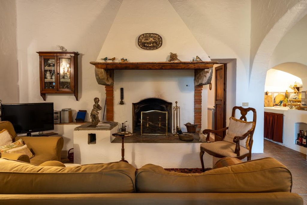 Property photo 1 of 28