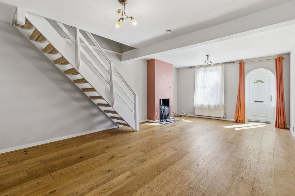 Property photo 3 of 13