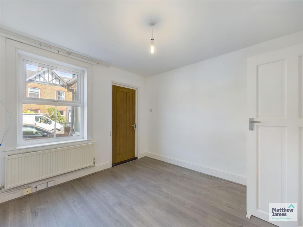Property photo 3 of 14 Cam01235G0-Pr0036-Still003.Jpg