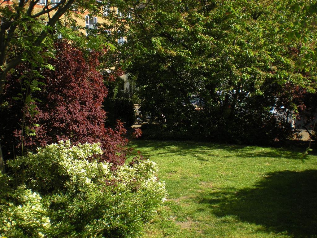 Property photo 3 of 14 Garden.Jpg