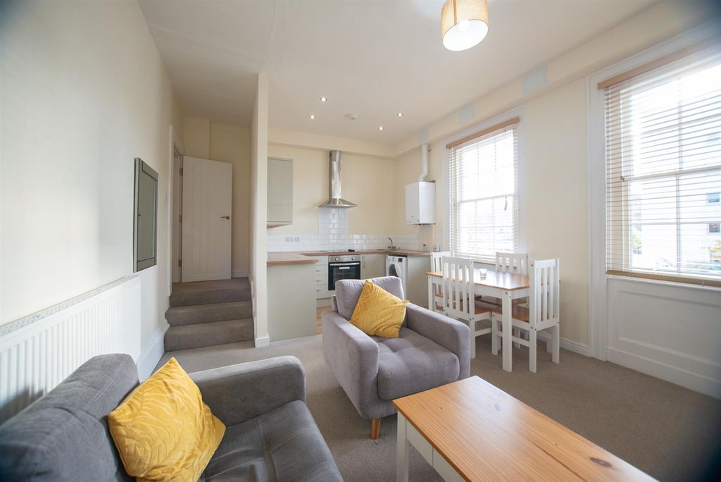 Property photo 1 of 8 F3 Albion Street -12.Jpg