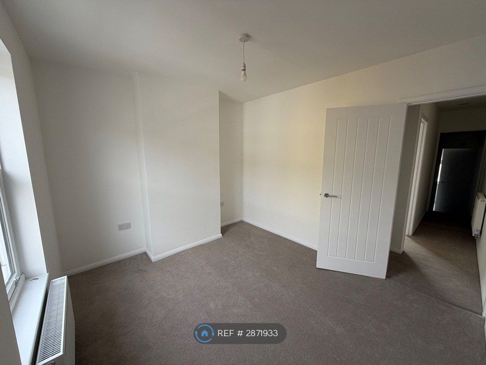 Property photo 2 of 26