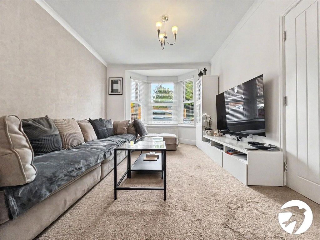 Property photo 2 of 24 Lounge