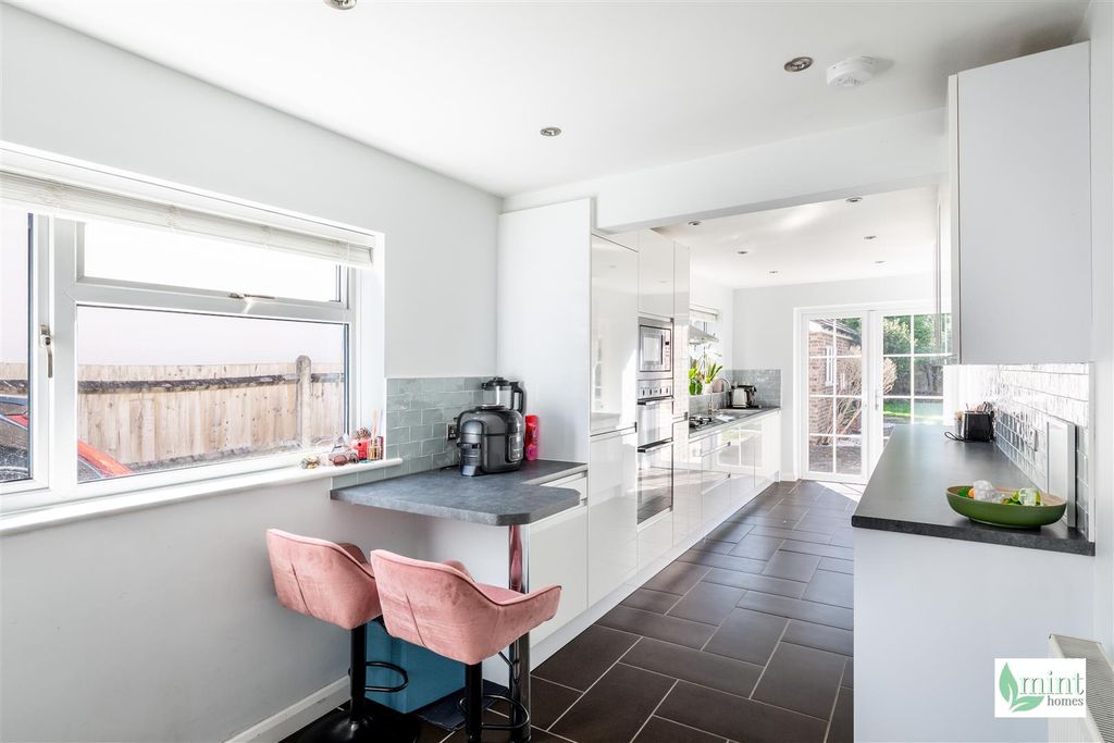 Property photo 2 of 29 Watermark - Tantallon, Highfield Road-30.Jpg