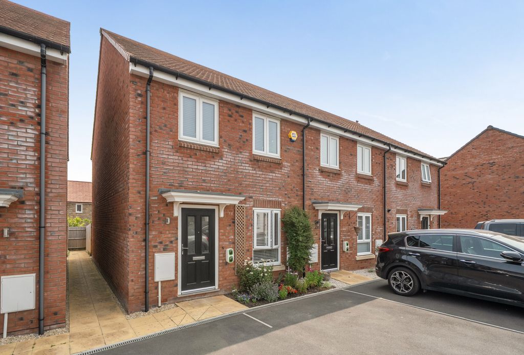 Property photo 1 of 12 1495815-1-6A5F510...