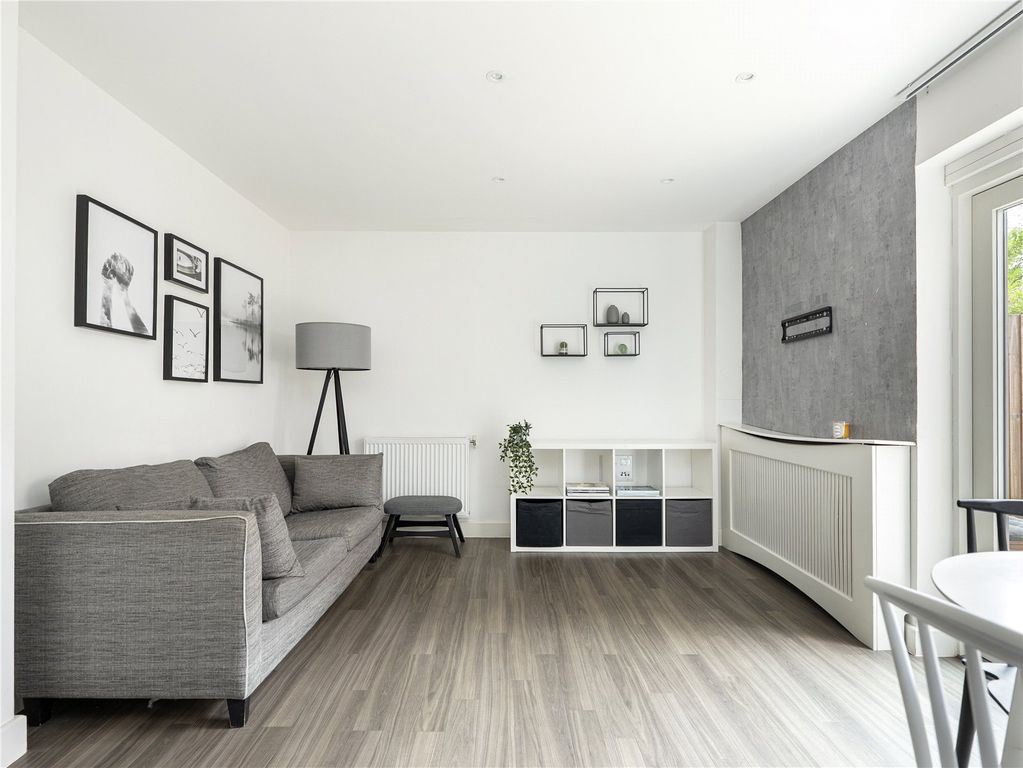 Property photo 3 of 13 Picture No. 11