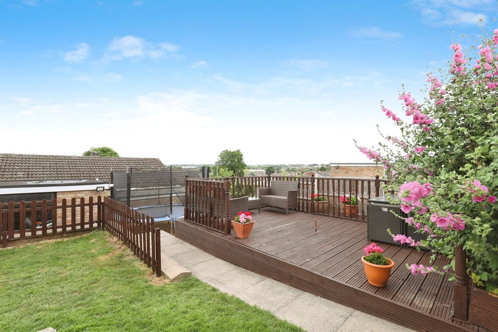 Property photo 3 of 20