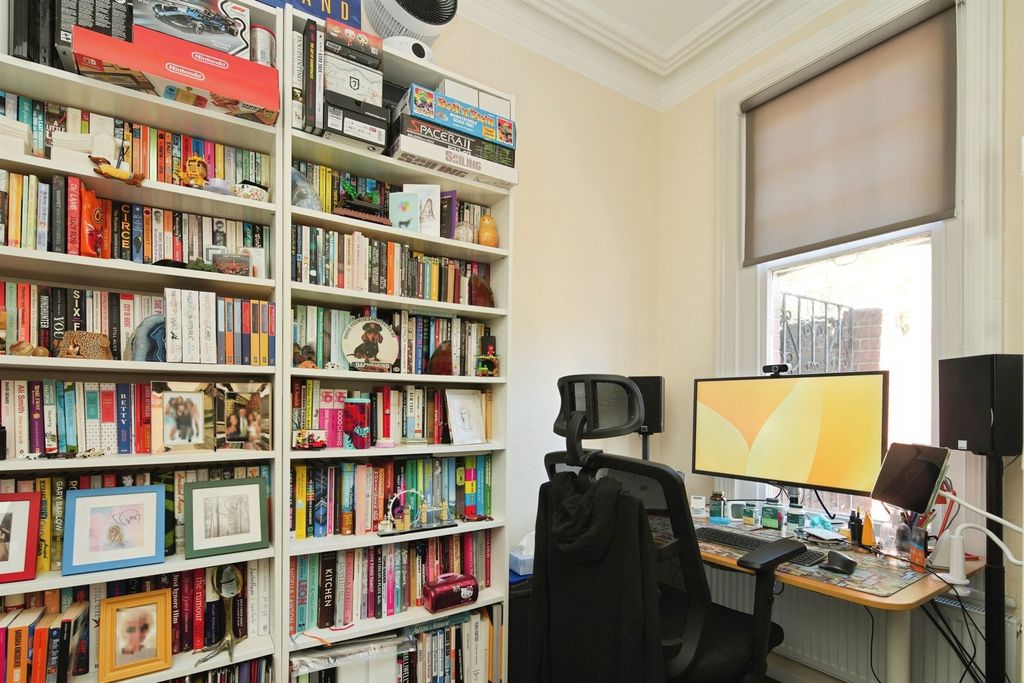 Property photo 3 of 15