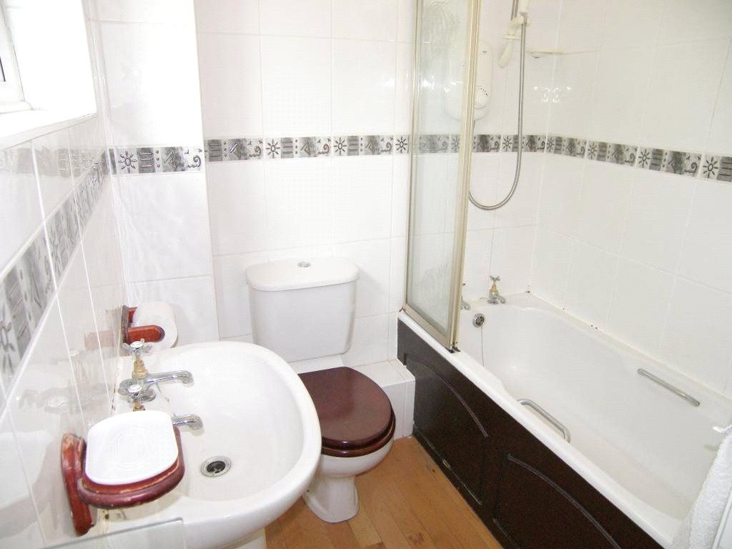 Property photo 3 of 4 Bathroom