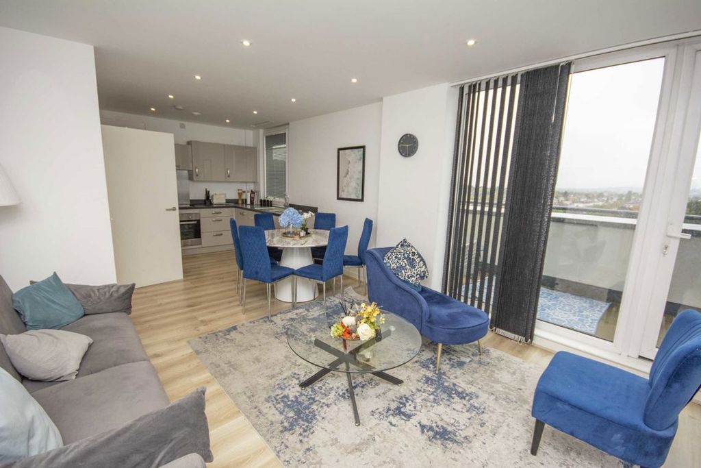 Property photo 2 of 9