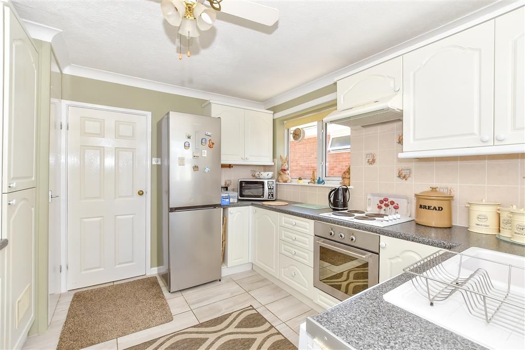 Property photo 1 of 11 Kitchen