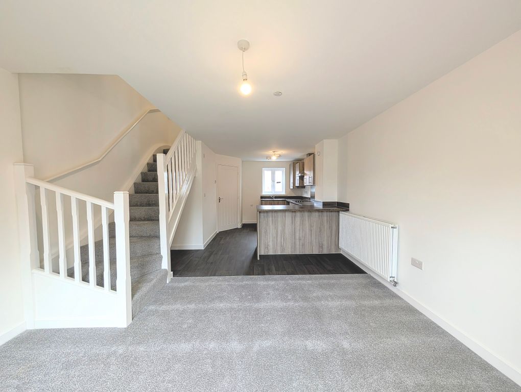 Property photo 3 of 10 Dining Room