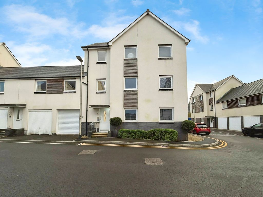 Property photo 2 of 20