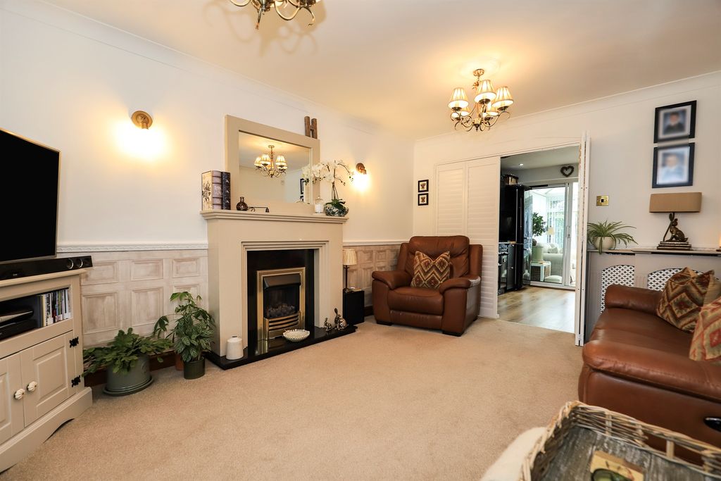 Property photo 3 of 18